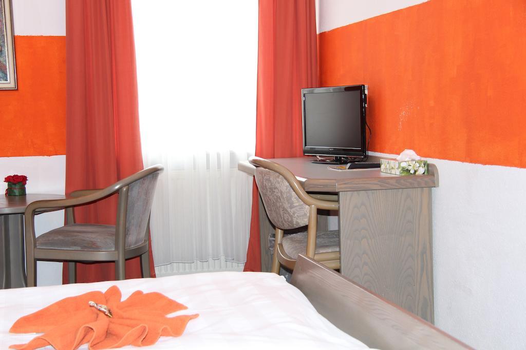 Hotel Am Schloss Neuenstein Dış mekan fotoğraf