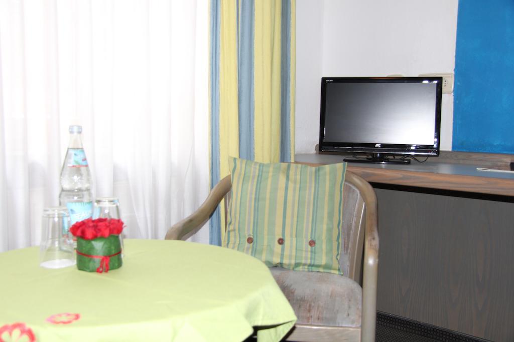 Hotel Am Schloss Neuenstein Dış mekan fotoğraf